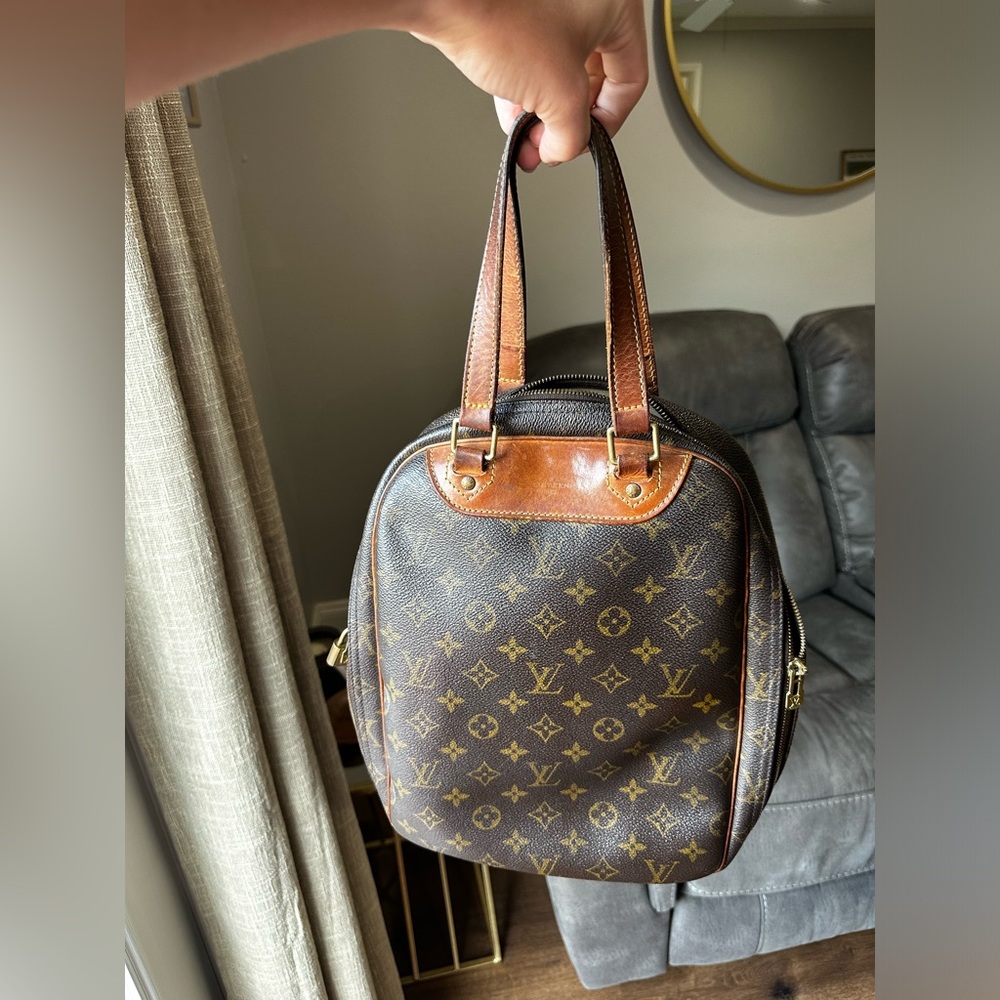 Authentic LV Golf Shoe bag/purse